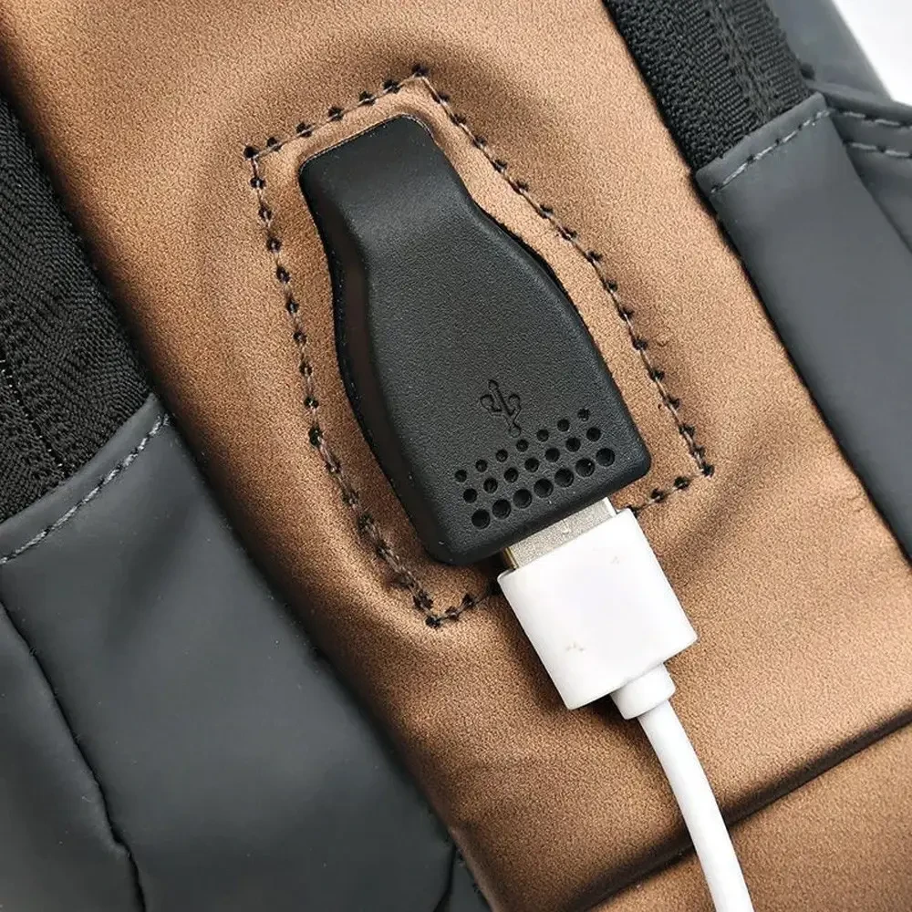 Чоловіча сумка через плече-слінг зі USB-роз'ємом та кодовим замком